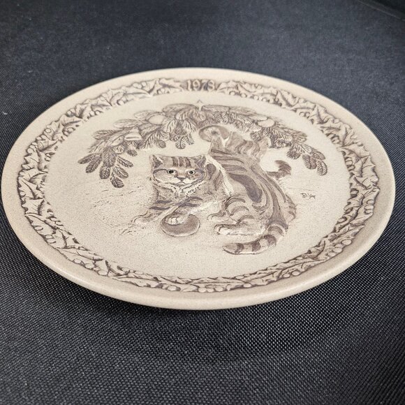 1978 Santa's Helpers Cats First Christmas Collector Plate Poole Pottery England - Picture 10 of 10